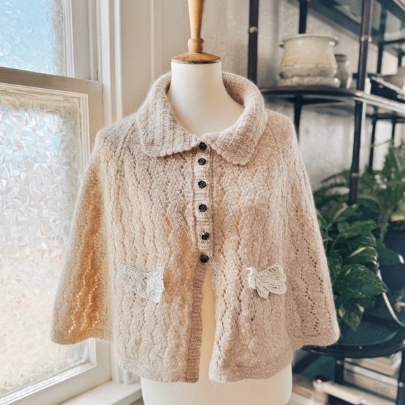 RARE 🦢 Vintage Anthropologie Odille Wool Blend Cape Romantic Light Academia - Picture 1 of 11